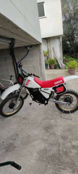 Yz 100 1982