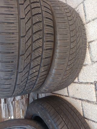 Neumáticos Michelin.