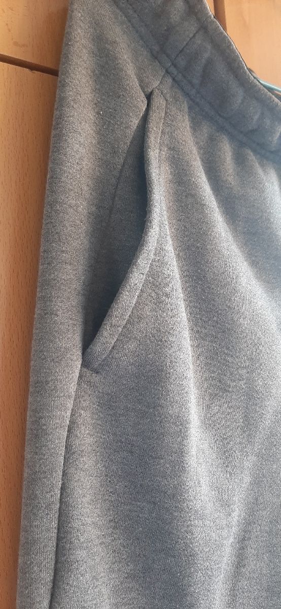 Pantalon Nike TS adulto.