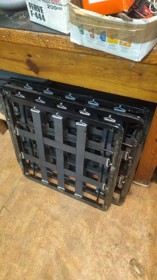 Sofá estructura y almohadas