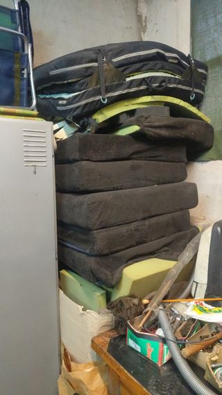 Sofá estructura y almohadas