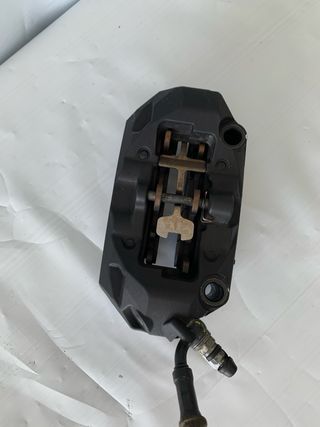 pinza freno delantero lado izquierdo aprilia rs660