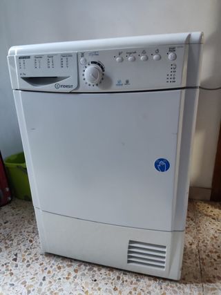 Secadora indesit condensacion.