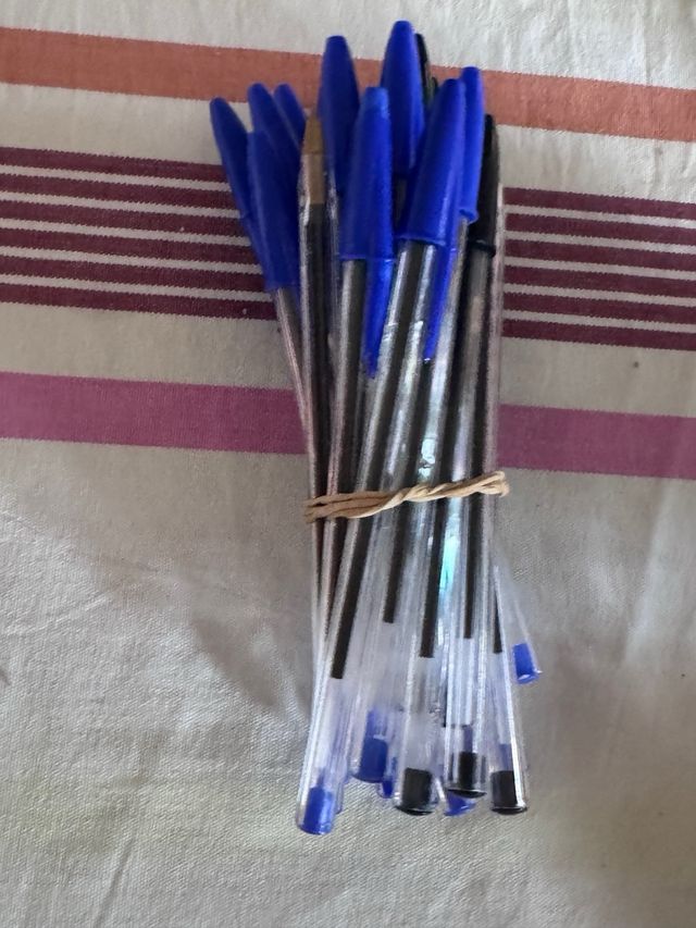 20 Bolis Bic (12 blu 8 neri)