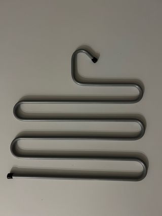 Percha metálica