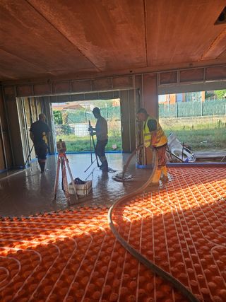 AUTONIVELANTE SUELOS