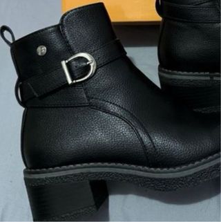 Botines color negro