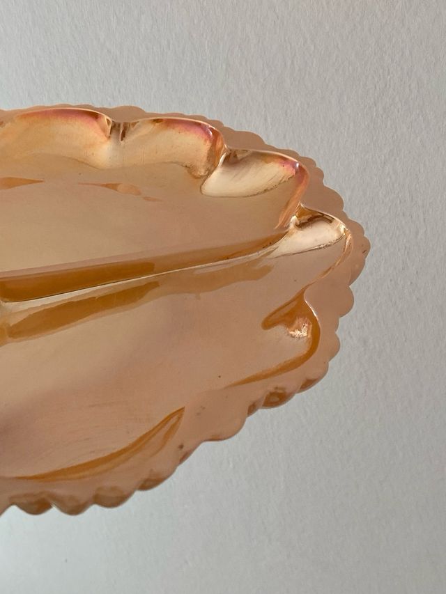 PLATO ANTIGUO DE VIDRIO DE OPALITA NACARADA ROSADA