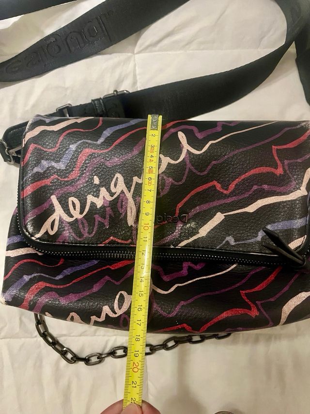 BOLSO BANDOLERA DESIGUAL