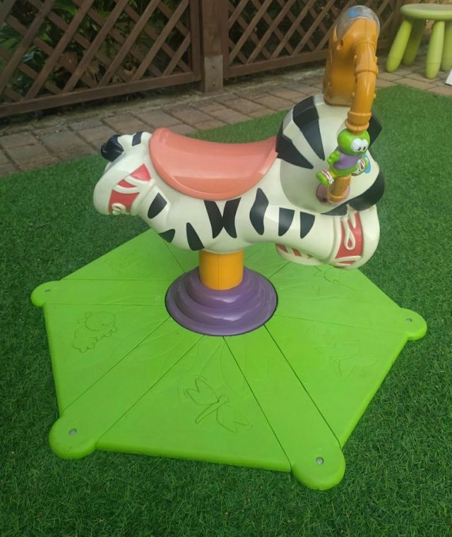 Cavallino Fisher Price con pedana