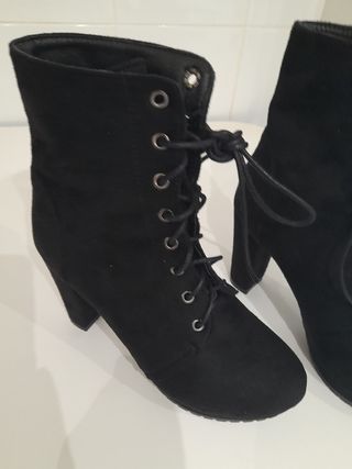 Prácticamente nuevos💥💥botines tacon.