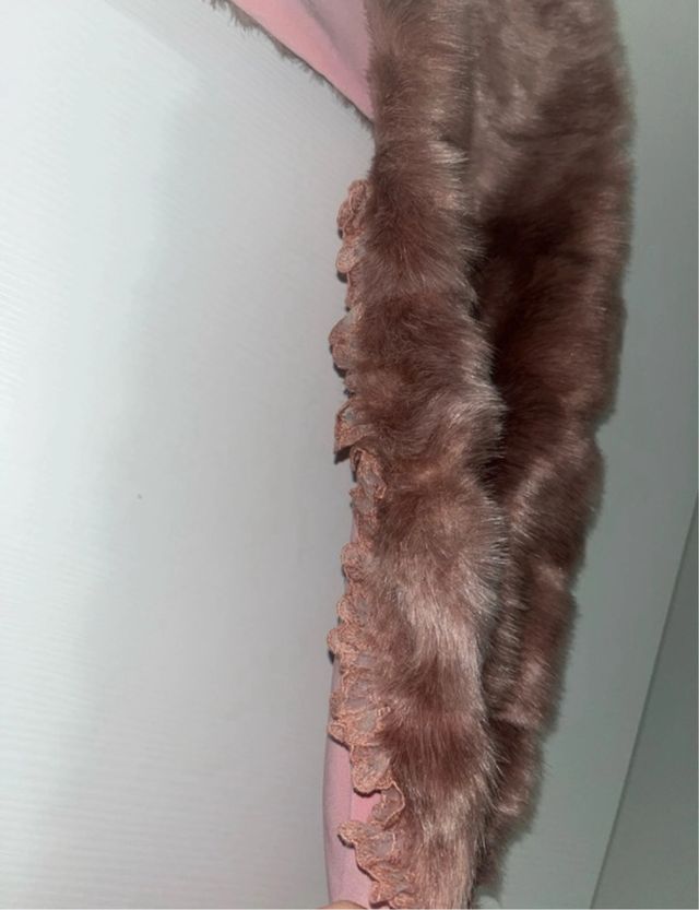 Scialle in pelliccia rosa cipria. Coconuda