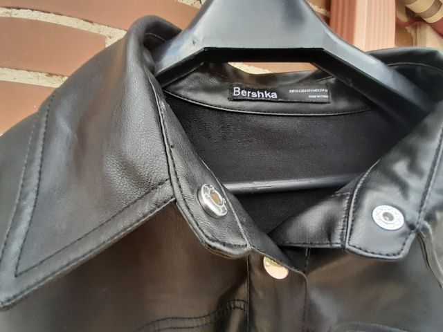 Sobrecamisa de cuero mujer Bershka talla S