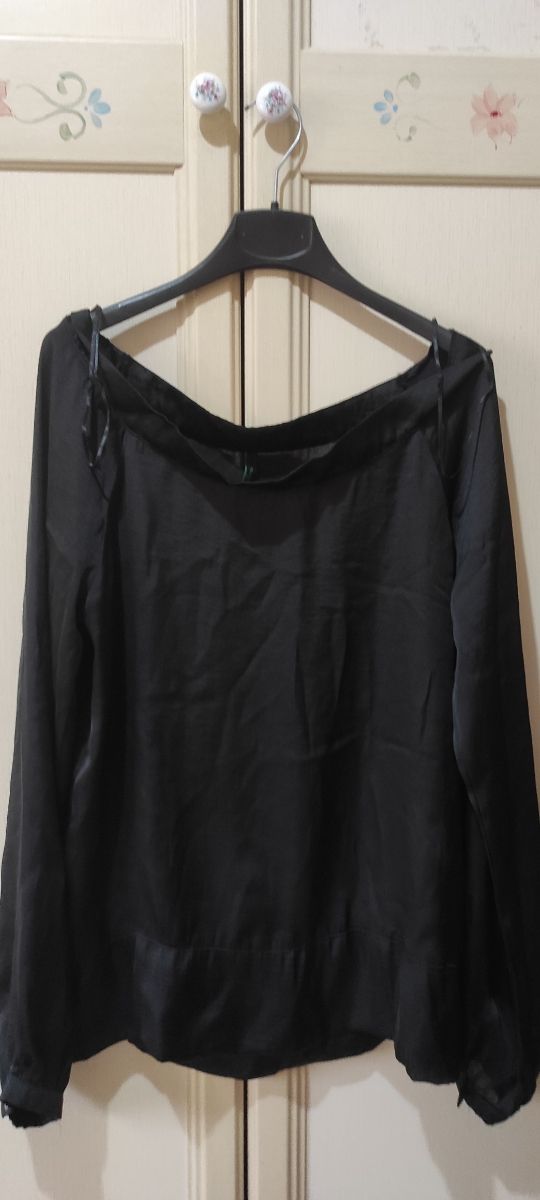Blusa Benetton nera