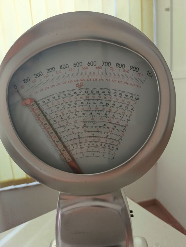 Bascula antigua Cely