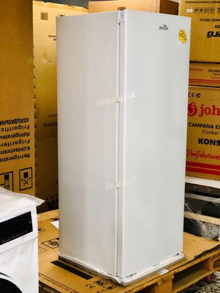 Congelador No Frost vertical en FrigoMark paterna