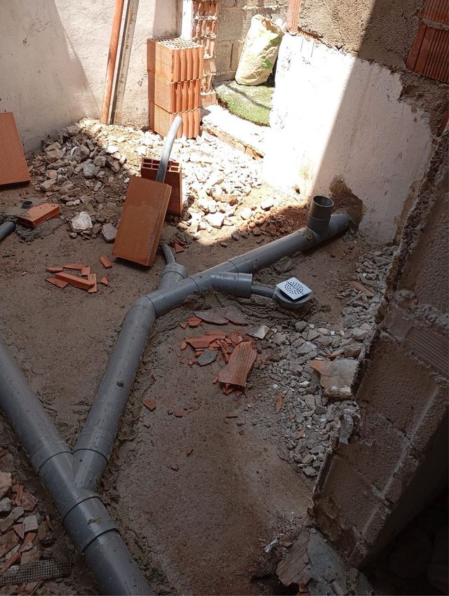 Albañil ,construcciones y reformas integrales.