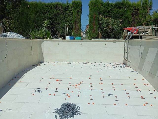 Albañil ,construcciones y reformas integrales.