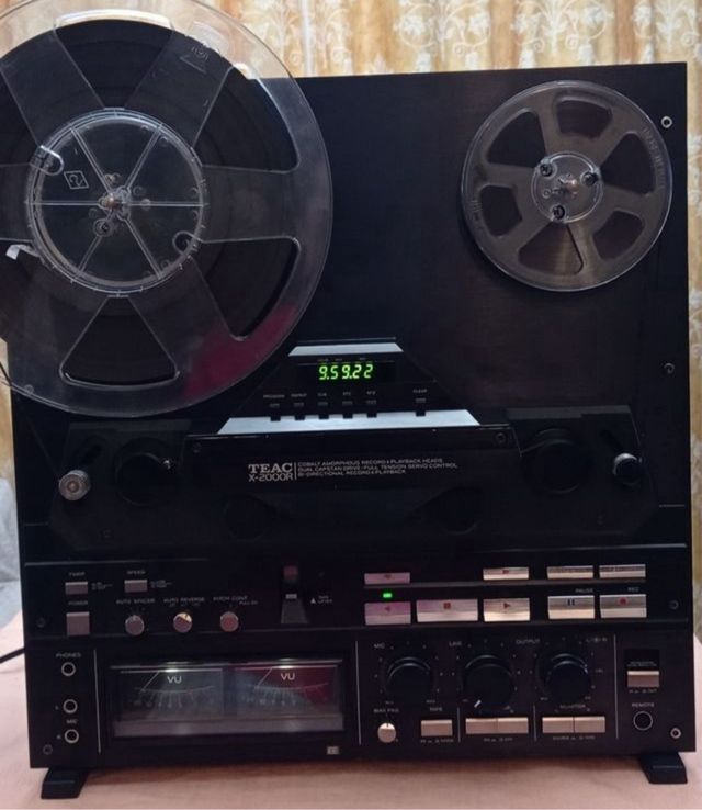 Magnetófono TEAC X 2000R