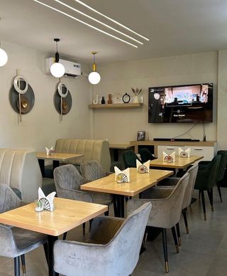 Sillas y mesas bar