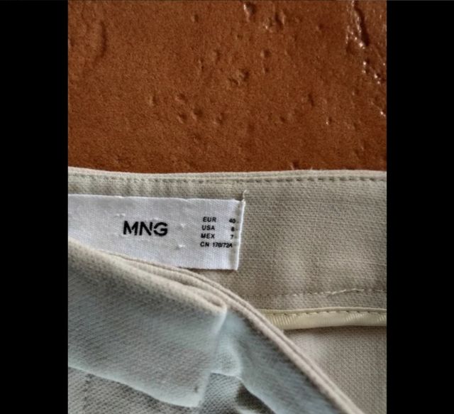 Pantalón mujer con aberturas en las piernas