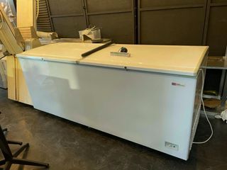 Arcón congelador gigante