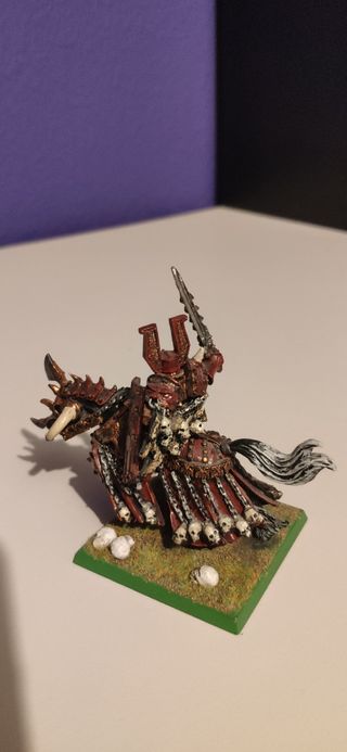Paladín de Khorne en montura.