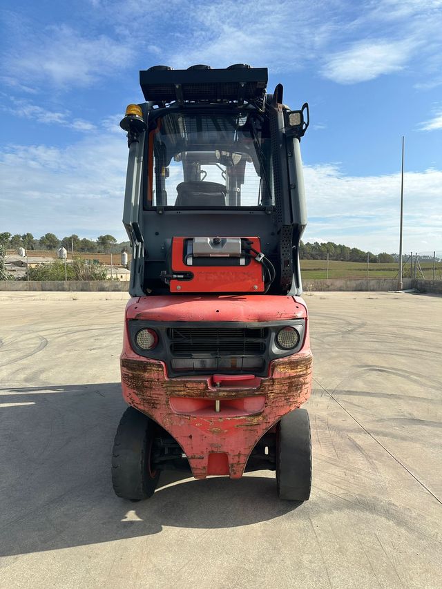 CARRETILLA ELEVADORA DE GAS 3.000 kg