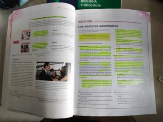 Libro alumno Economia 1 Bachillerato