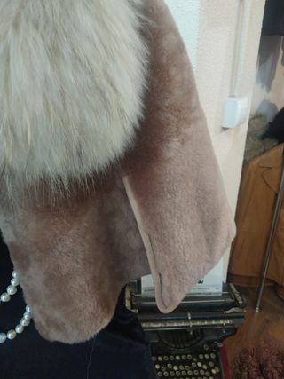 Bolero piel vuelta color rosa palo fiesta