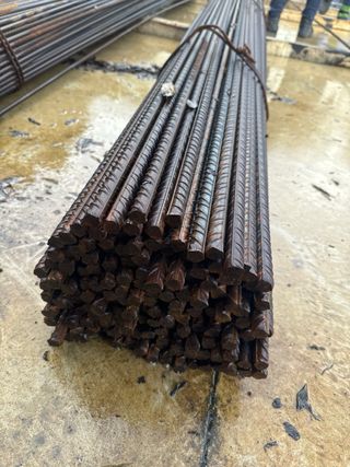 Varilla coarrugada 15€ Unidad 16mm 12 metros largo