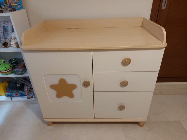 Comoda infantil