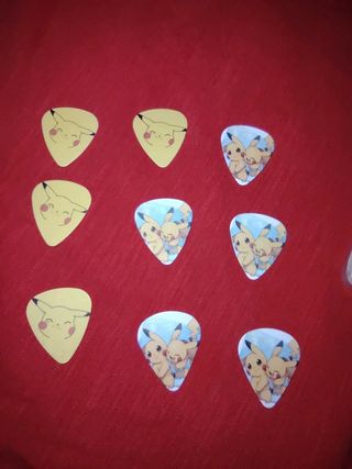 set 9 pezzi plettri pikachu pokemon