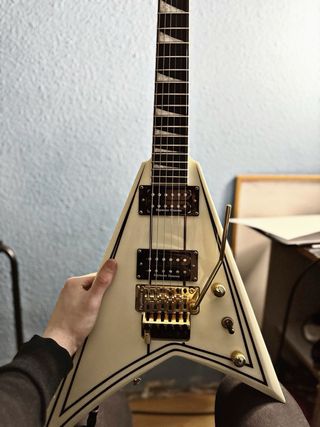 Jackson RR3 Ivory con Emg Het Set
