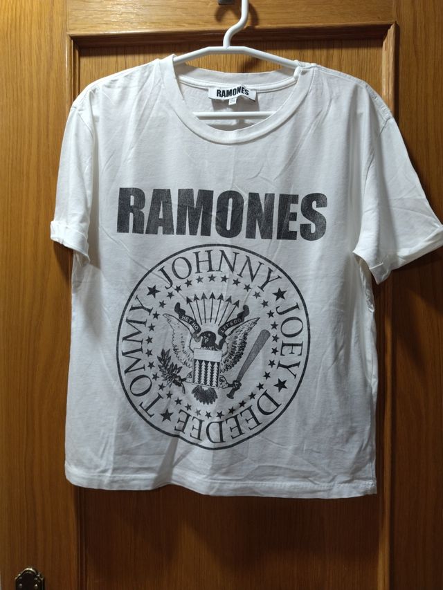 Camiseta Ramones de Stradivarius S