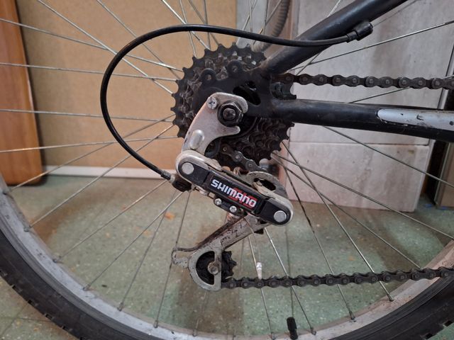 Bicicleta 21 velocidades Shimano.