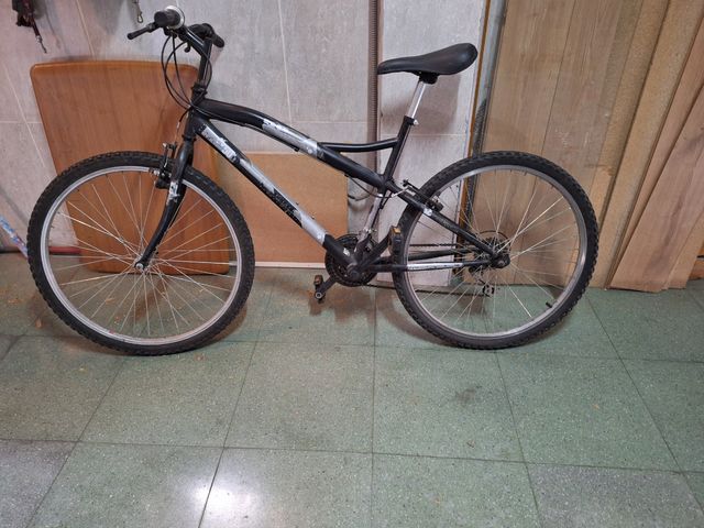 Bicicleta 21 velocidades Shimano.