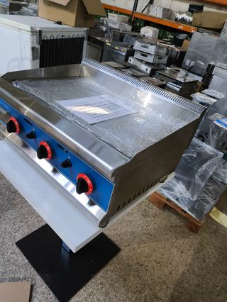 PLANCHA INDUSTRIAL NUEVA 75 X 40 CM