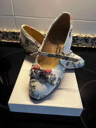 Zapatos fallera talla 34
