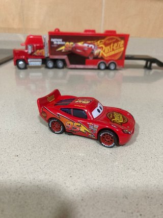 Camión y coche Cars rayo McQueen rust