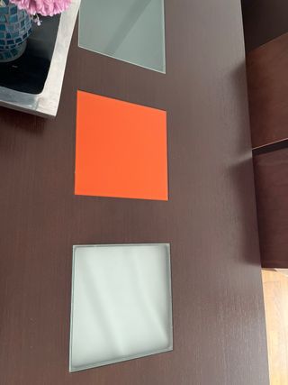 Mesa de nadera maciza con un juego de 6 sillas