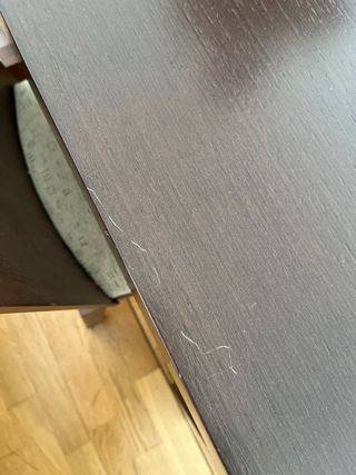 Mesa de nadera maciza con un juego de 6 sillas