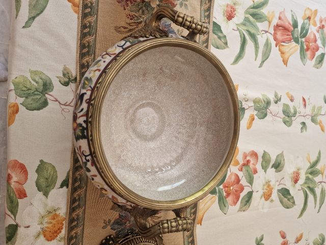 Jarrones de bronce y poecelana.no hago envios.