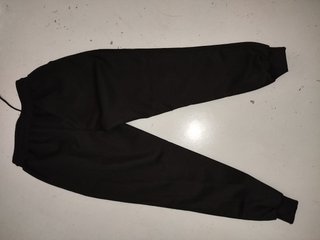 Pantalón chándal hombre tipo corteiz