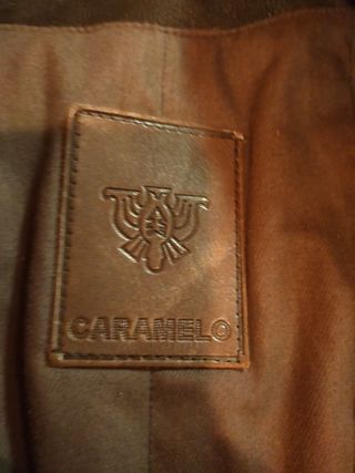 Cazadora de piel marca Caramelo