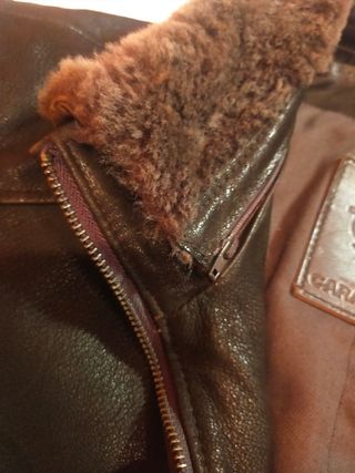 Cazadora de piel marca Caramelo