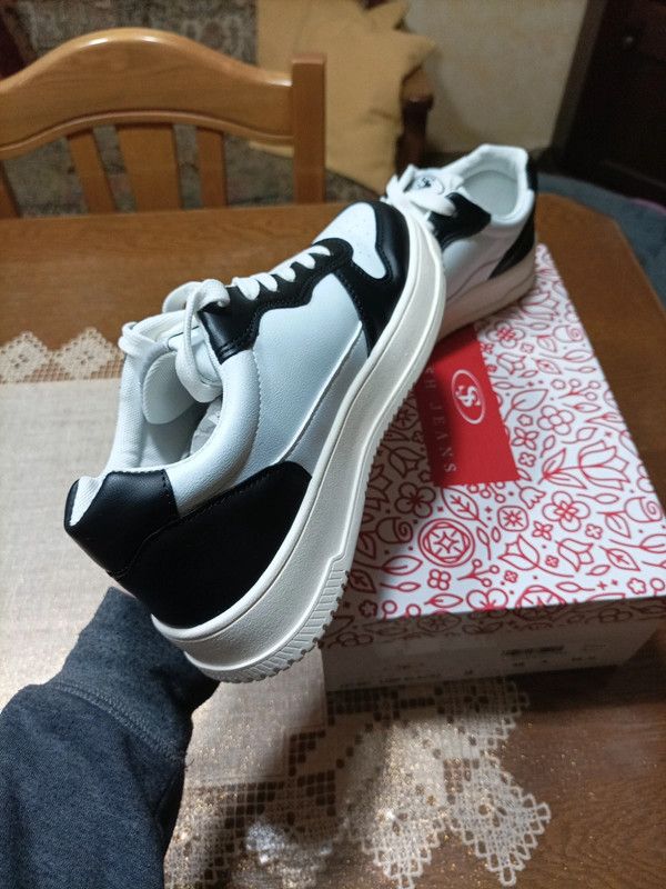 Sneakers donna bianche e nere