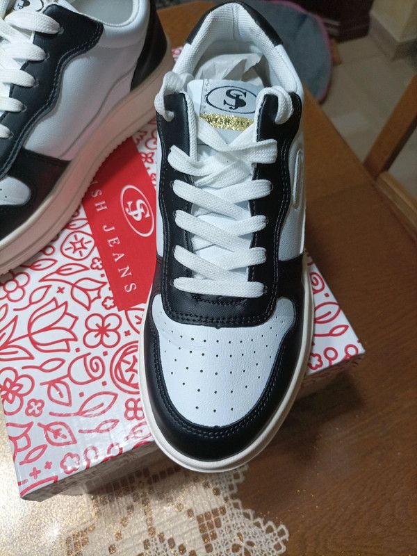 Sneakers donna bianche e nere