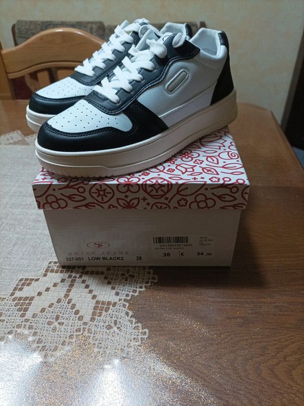 Sneakers donna bianche e nere