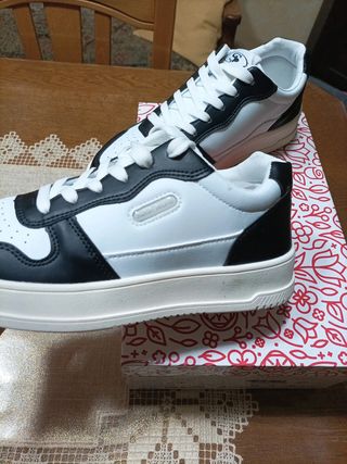 Sneakers donna bianche e nere